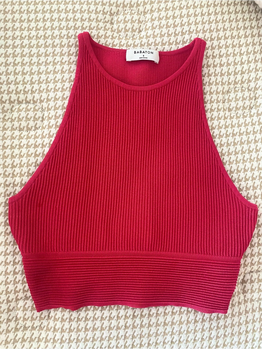 Aritzia Babaton Bright Pink Ribbed Crop Tank